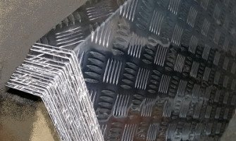 Листовий алюміній рифлений: особливості згинання